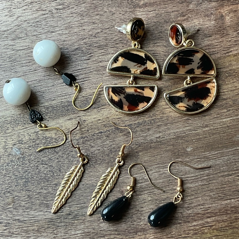 Paparazzi earrings Wild bundle of 4